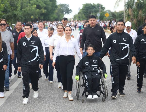 Ana Paty Peralta desfile del 20 de noviembre