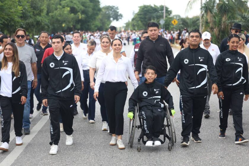 Ana Paty Peralta desfile del 20 de noviembre