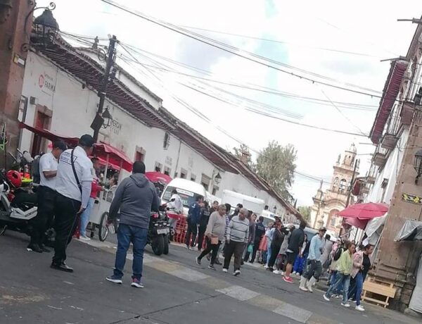 bloqueos en los accesos de Pátzcuaro, Michoacán